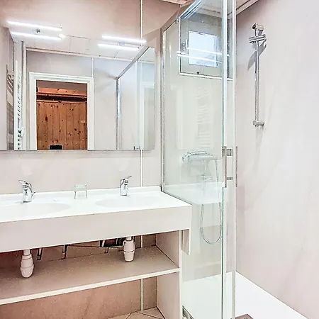 Appartement Le Pramecou - Val Claret-3 By Interhome